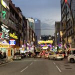 マレーシアの有名なナイトスポット、ジャランアロー（Jalan Alor）に夜ふらっと出かけてみたんですが…… もう、まるで“食のテーマパーク”みたいで大興奮！！